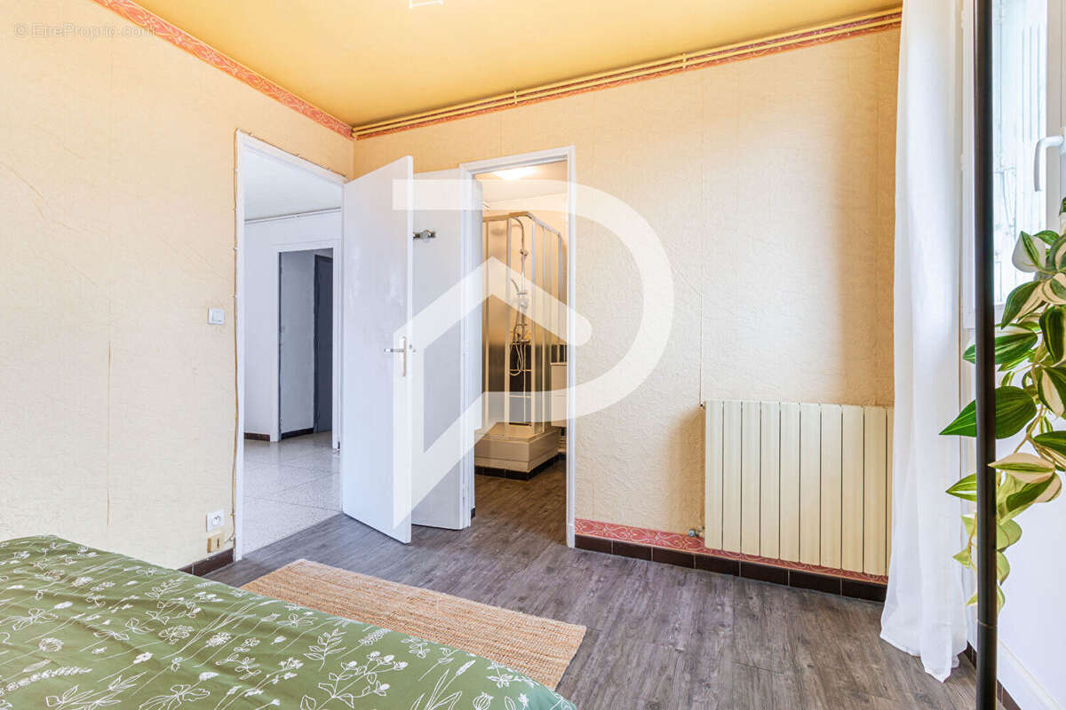 Appartement à MARSEILLE-3E