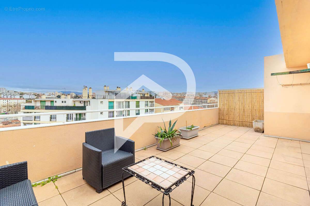 Appartement à MARSEILLE-3E