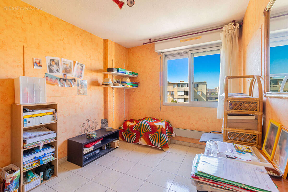 Appartement à MARSEILLE-3E