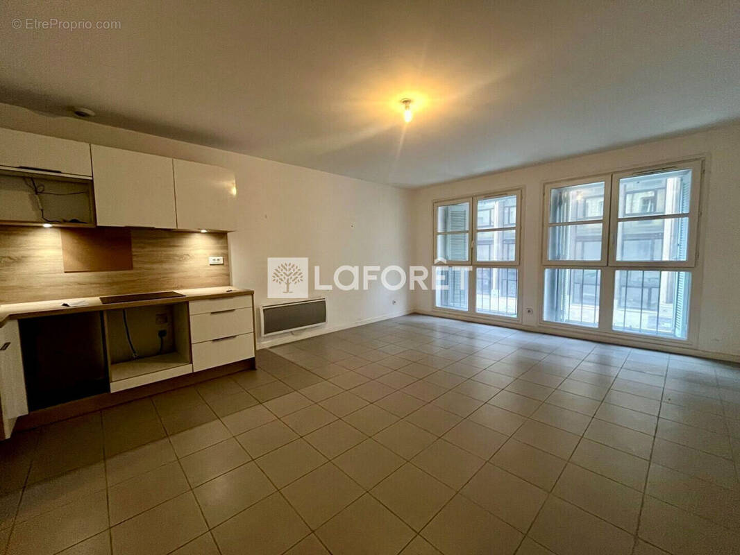 Appartement à MARSEILLE-2E