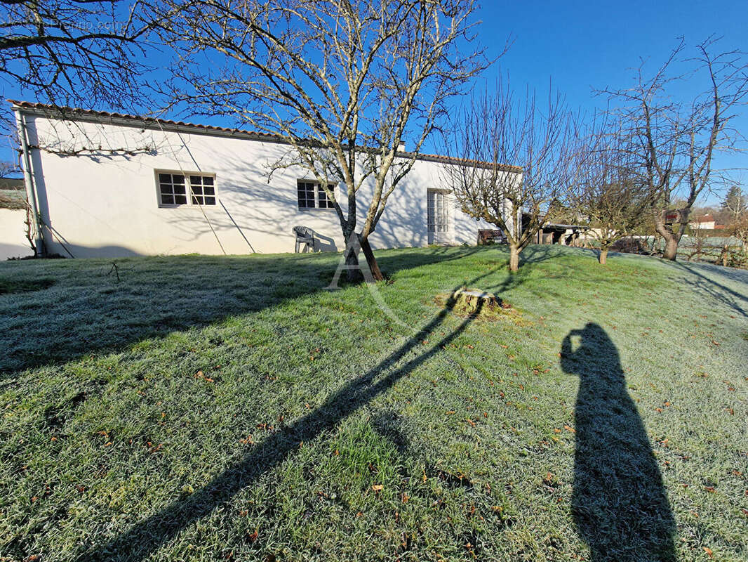 Maison à POIROUX