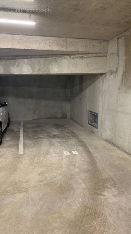 Parking à LA RICHE