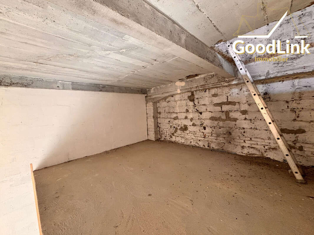 Appartement à AUBERVILLIERS