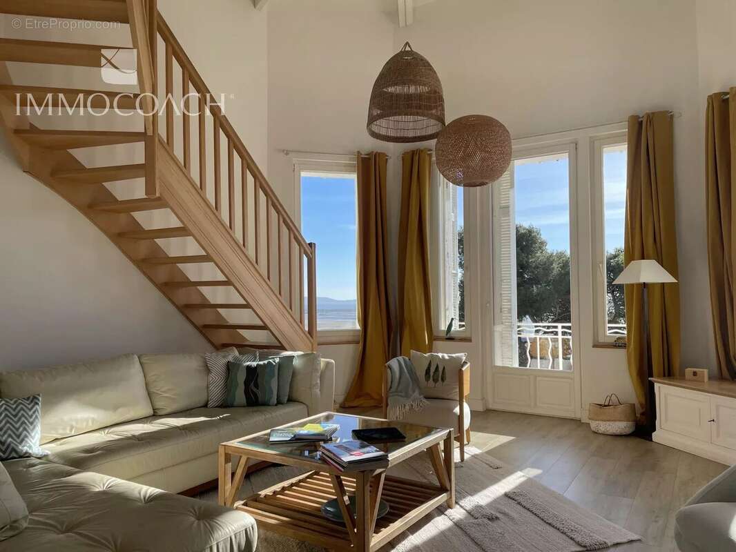 Appartement à HYERES