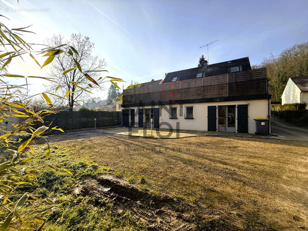 Appartement à VERNEUIL-EN-HALATTE