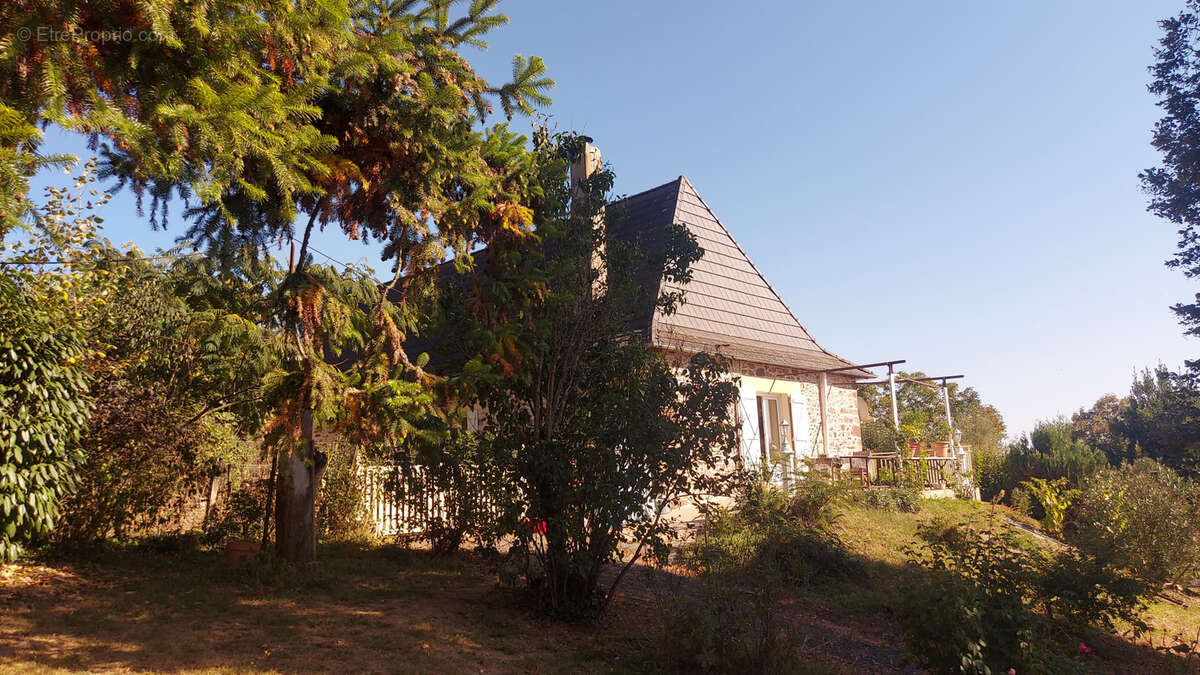 Maison à CHABRIGNAC