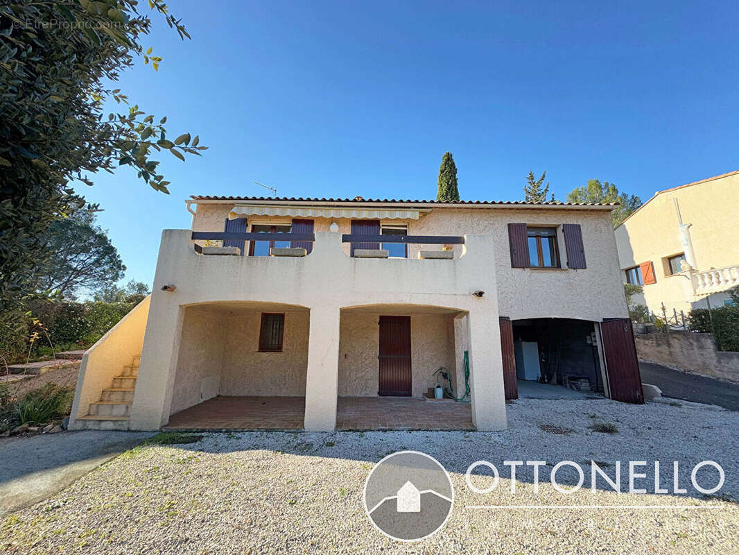 Maison à ROQUEBRUNE-SUR-ARGENS