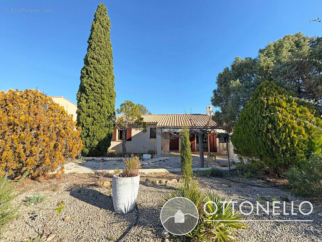 Maison à ROQUEBRUNE-SUR-ARGENS