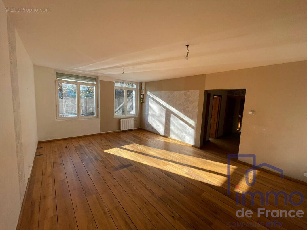 Appartement à SAINT-ETIENNE