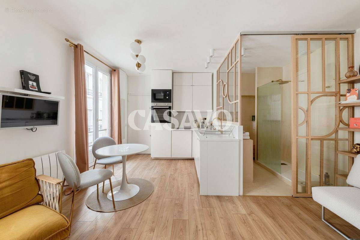 Appartement à PARIS-1E