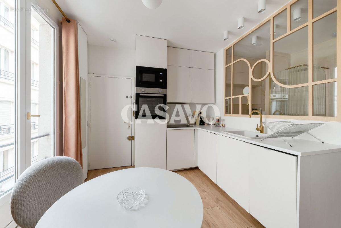 Appartement à PARIS-1E