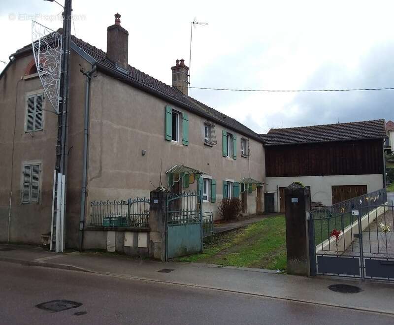 Maison à PONTAILLER-SUR-SAONE