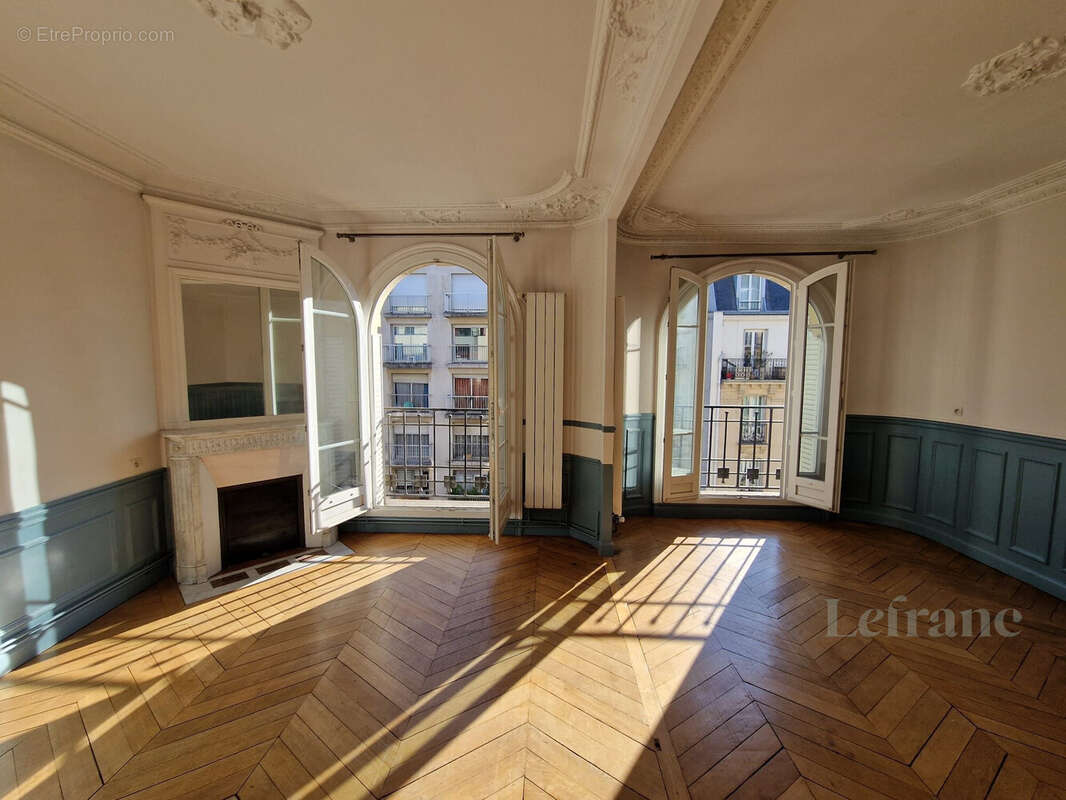 Appartement à PARIS-15E