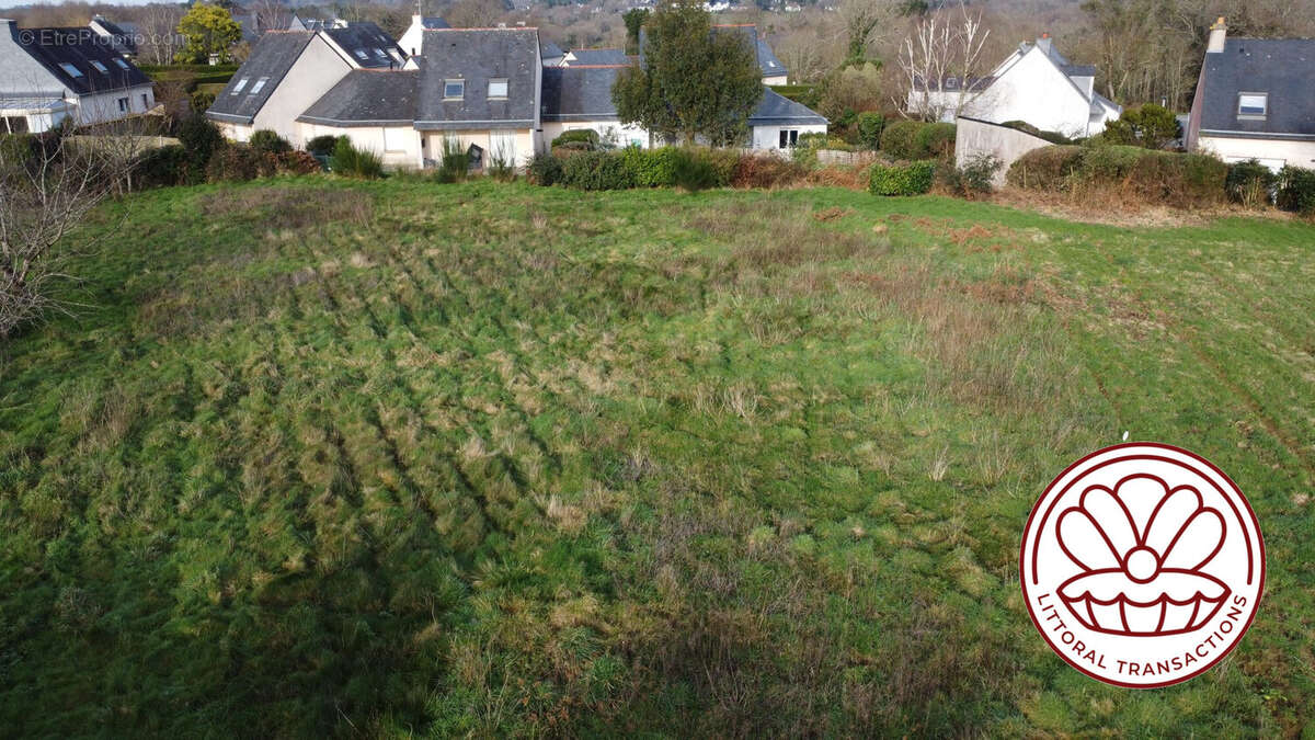 Grand terrain plat et viabilisé - Terrain à AURAY