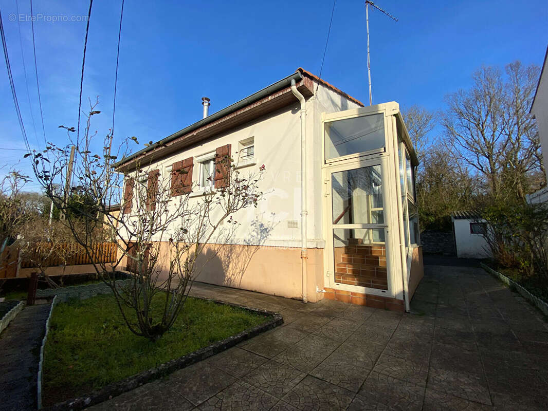 Maison à BOUGUENAIS