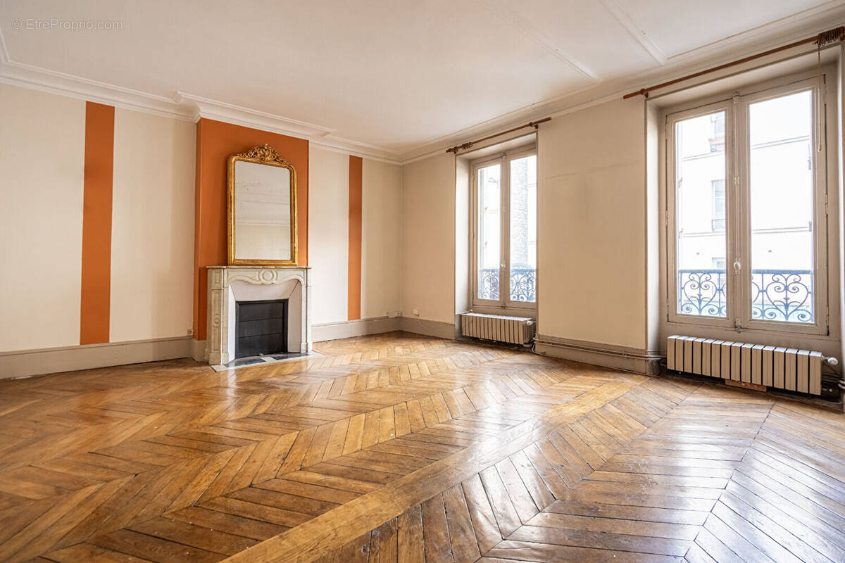 Appartement à PARIS-11E