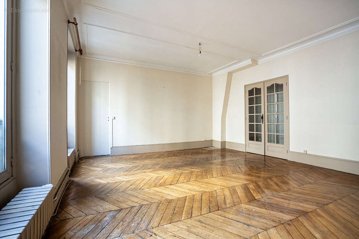 Appartement à PARIS-11E