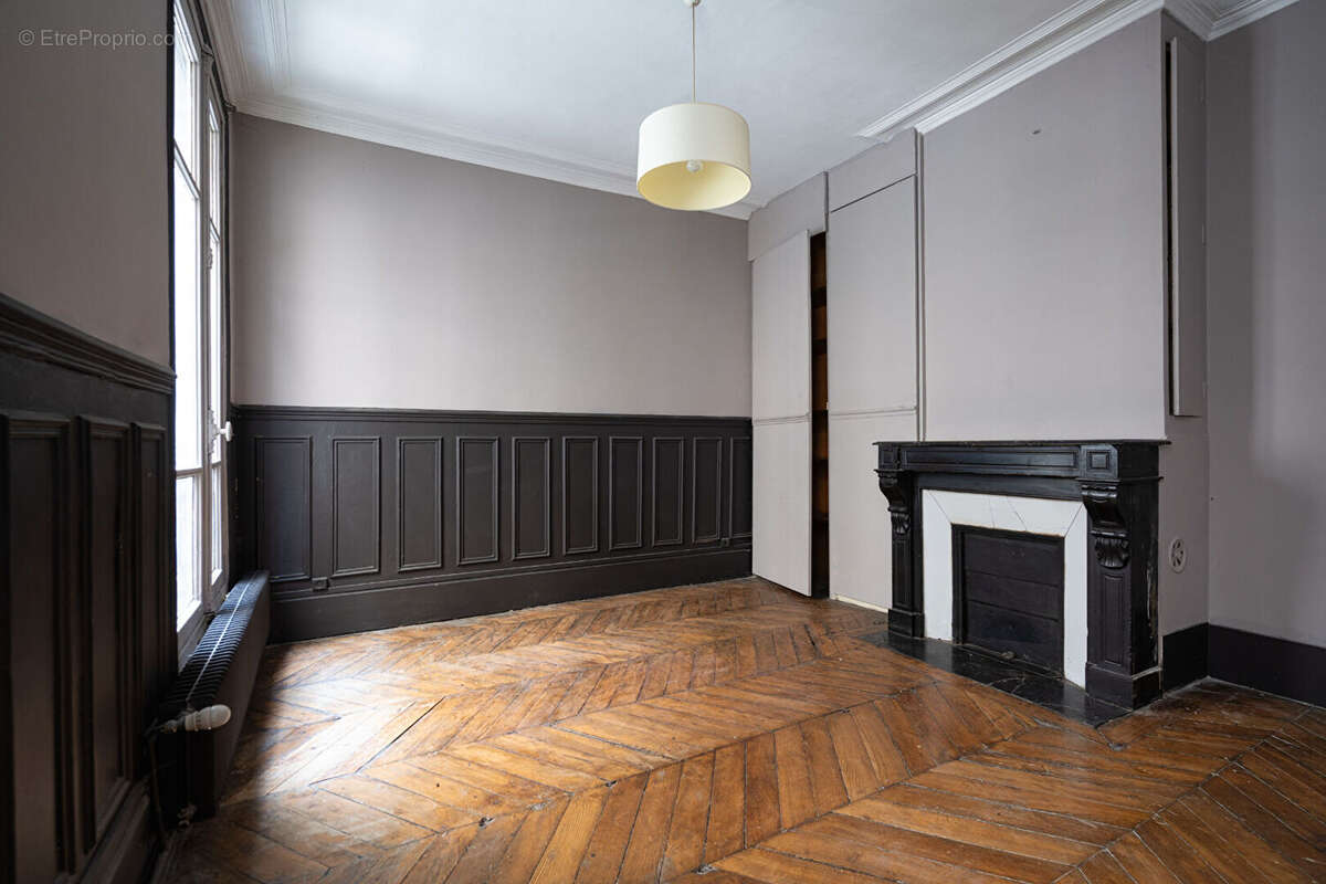 Appartement à PARIS-11E