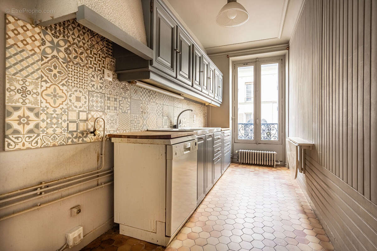 Appartement à PARIS-11E