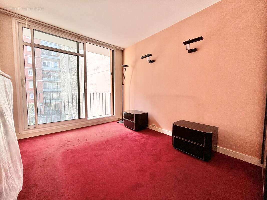 Appartement à PARIS-19E