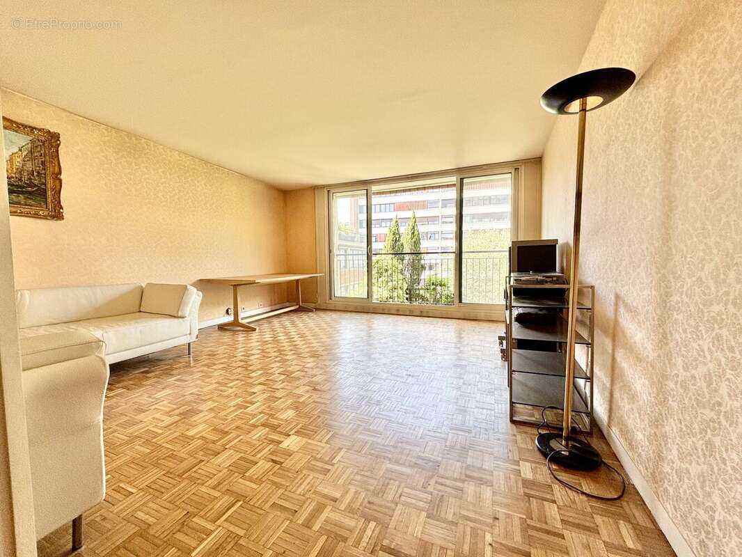 Appartement à PARIS-19E