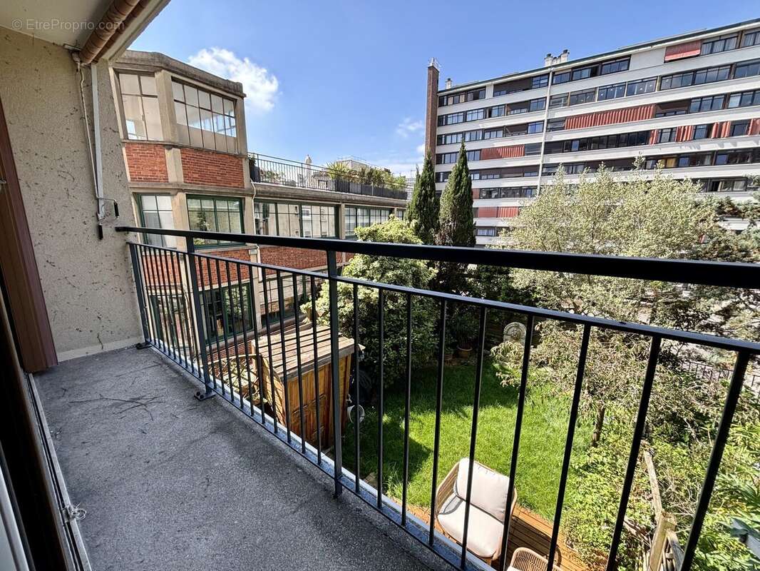 Appartement à PARIS-19E