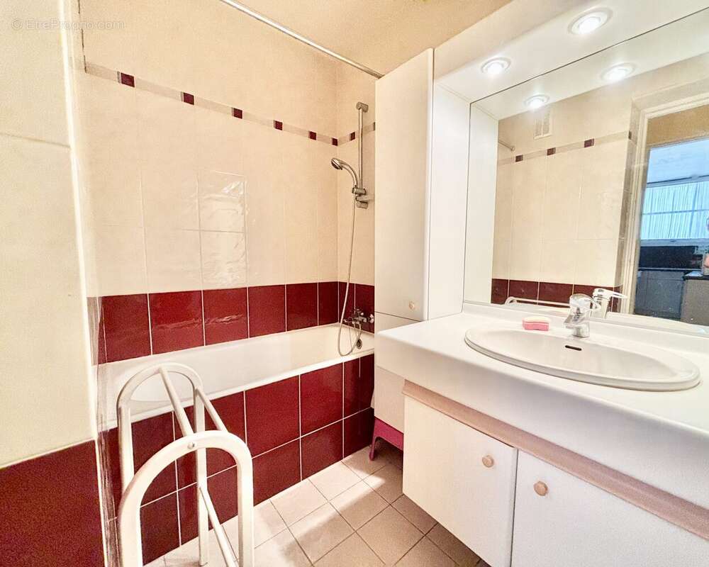 Appartement à PARIS-19E