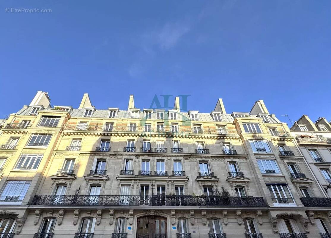 Appartement à PARIS-10E