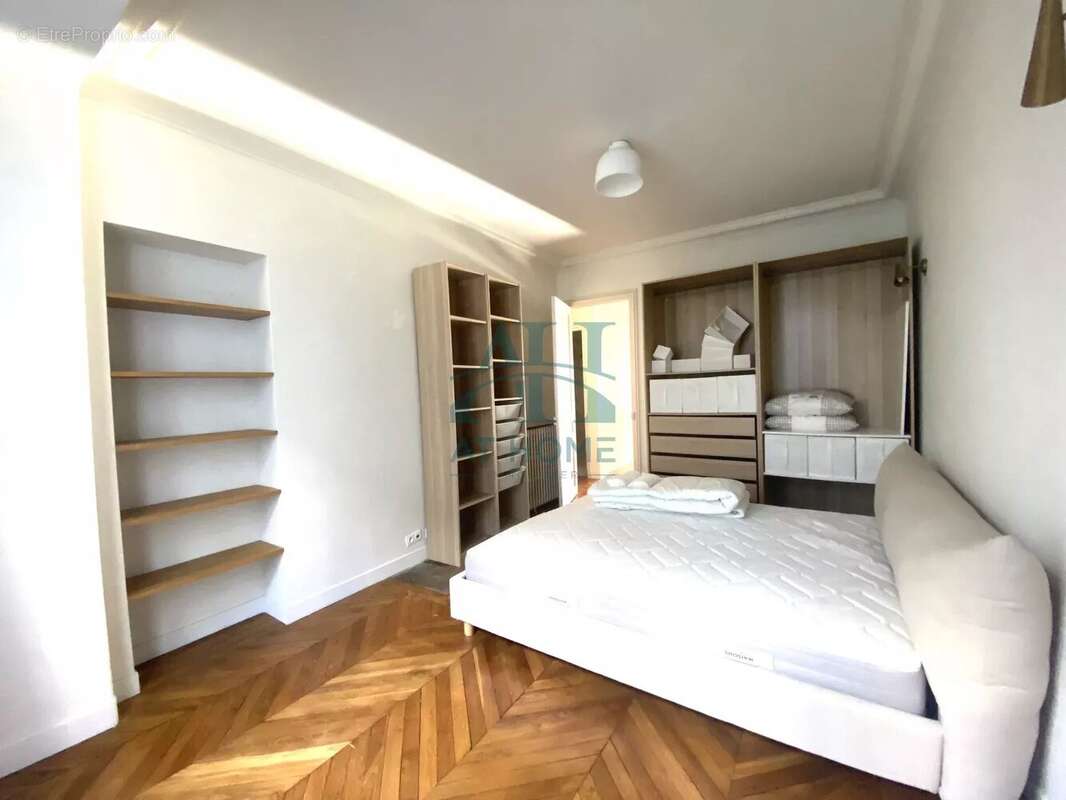 Appartement à PARIS-10E