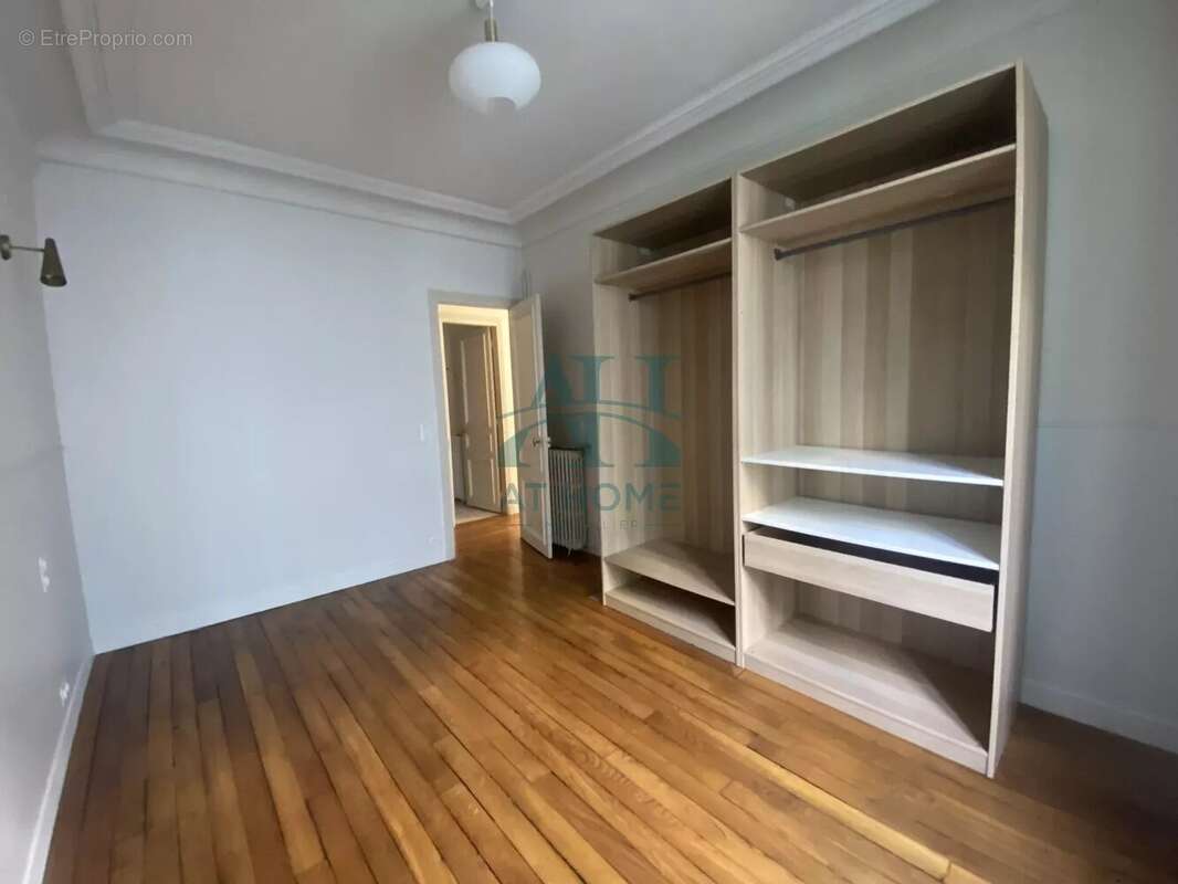 Appartement à PARIS-10E