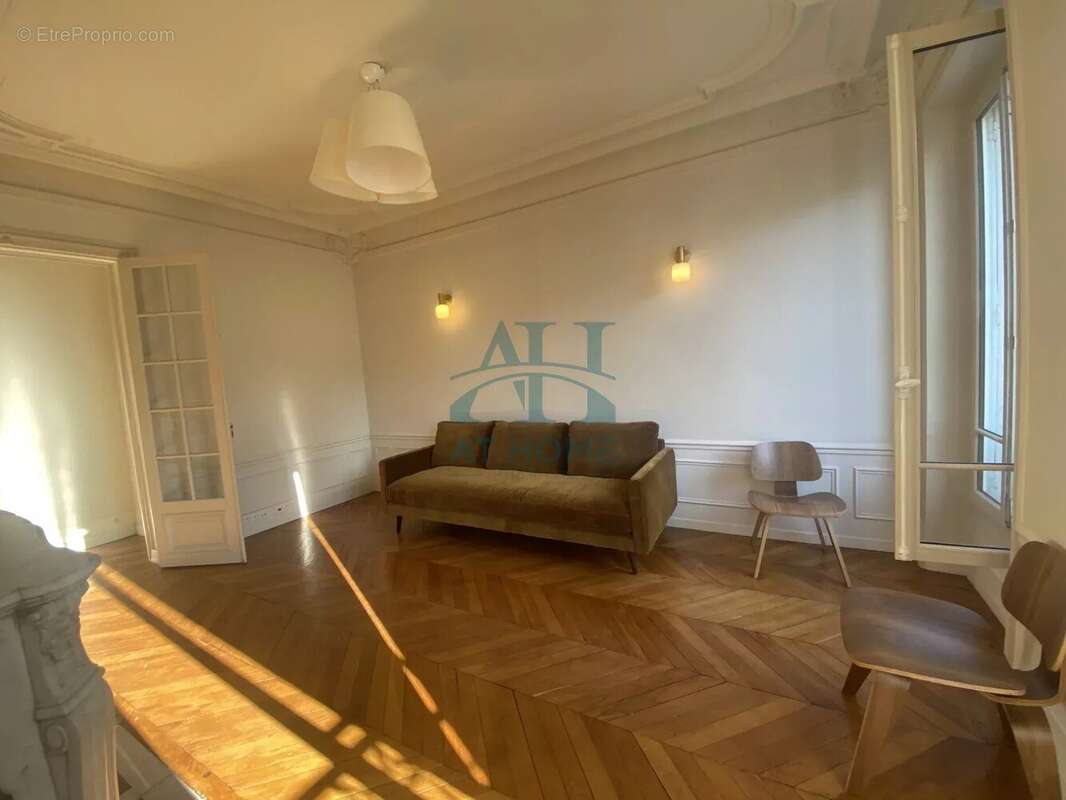 Appartement à PARIS-10E