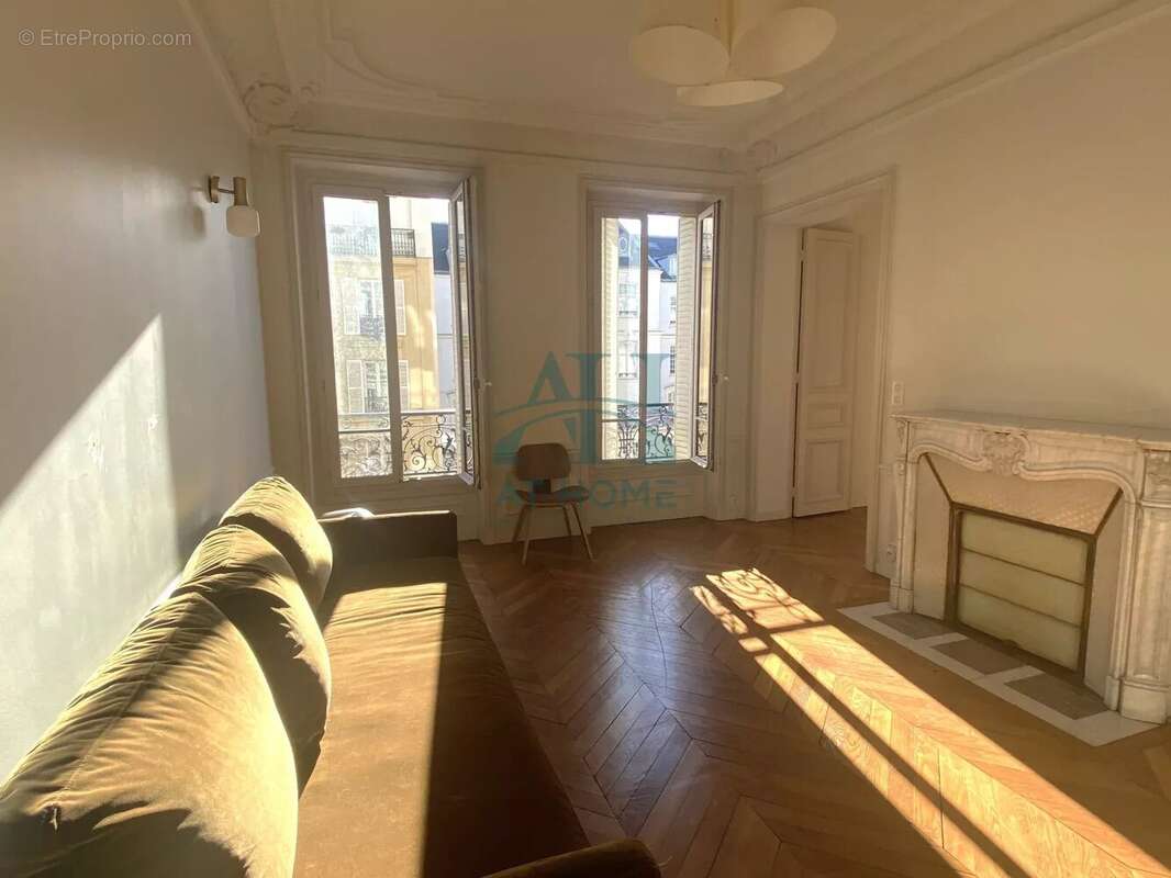 Appartement à PARIS-10E