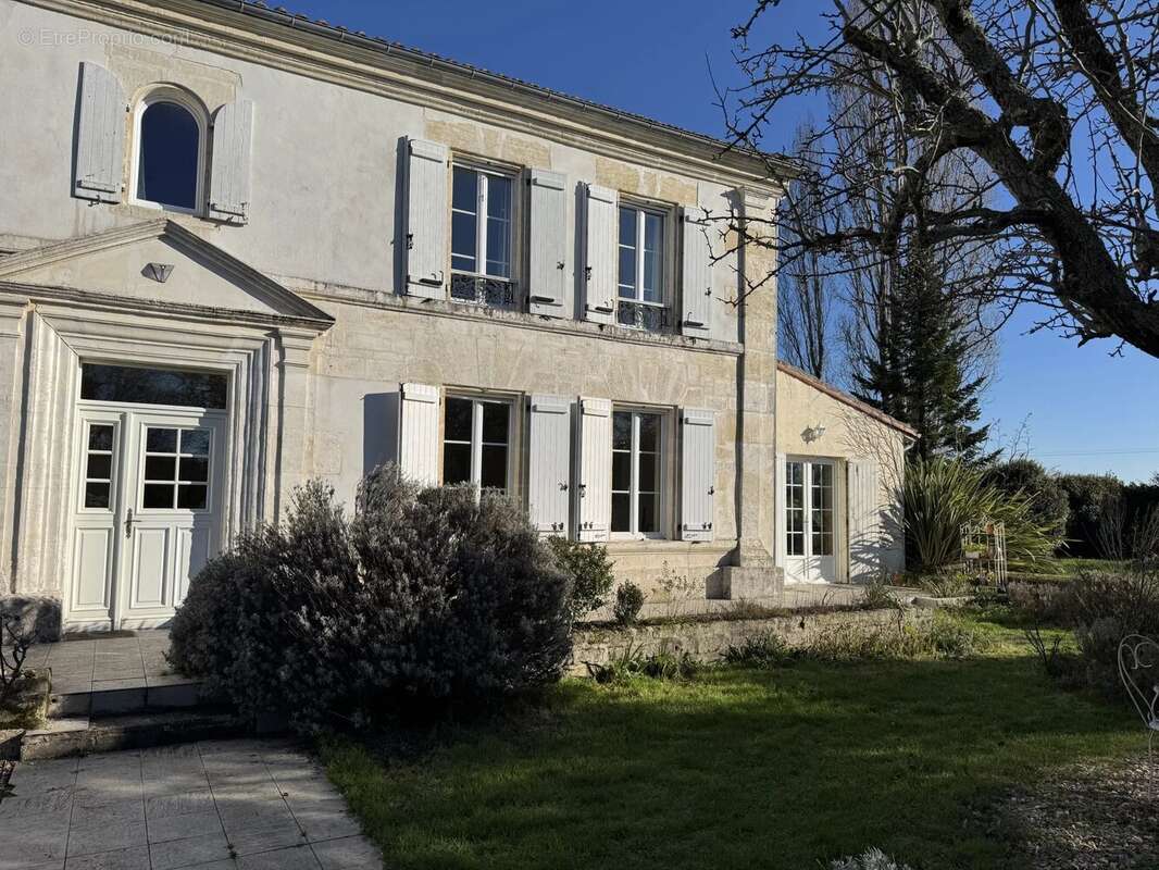 Maison à SAINTE-SEVERE