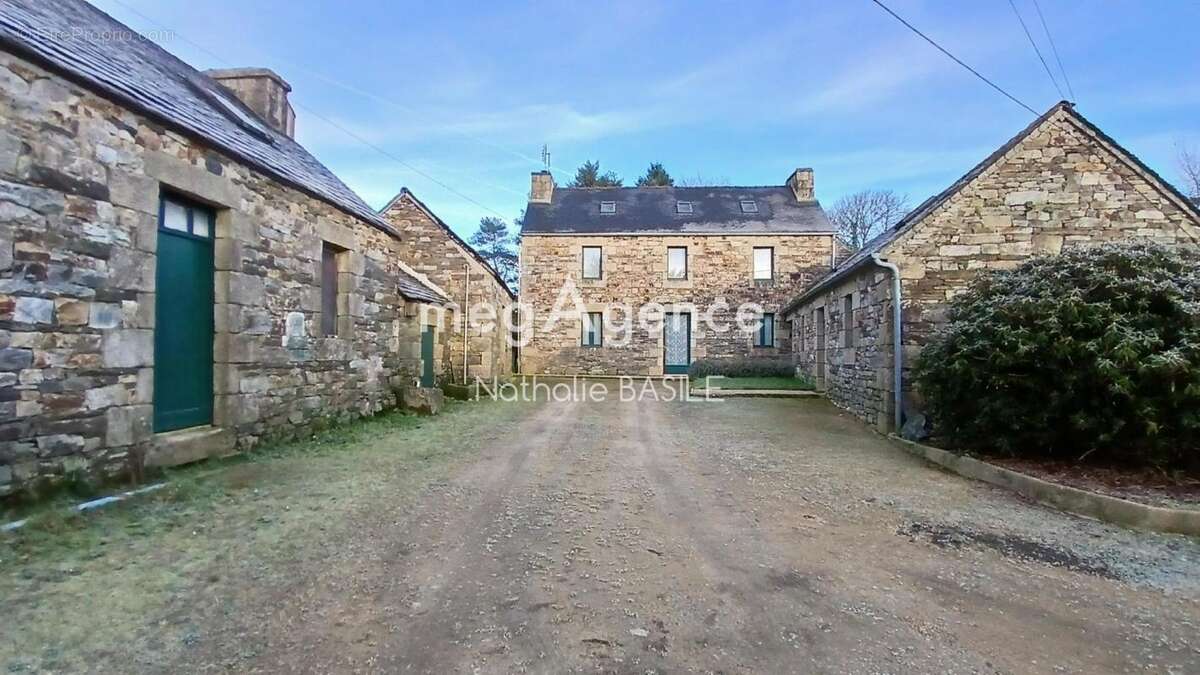 Maison à PLOUGONVEN