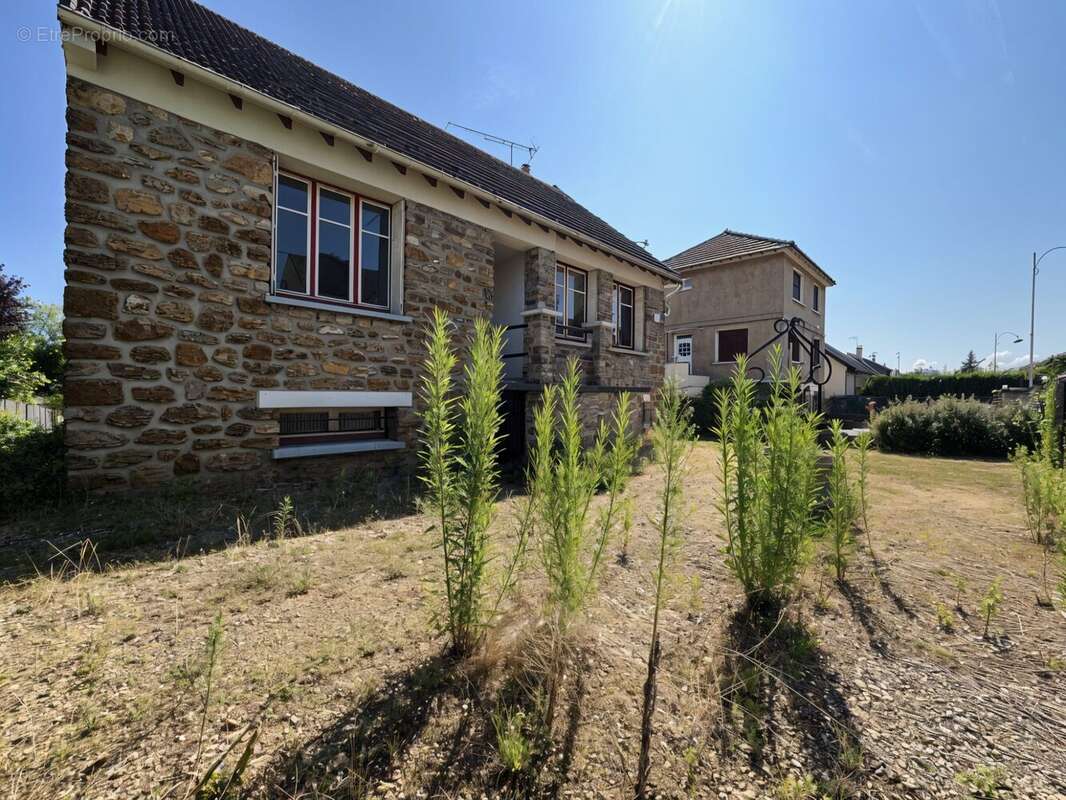 Maison à SAINT-FARGEAU-PONTHIERRY