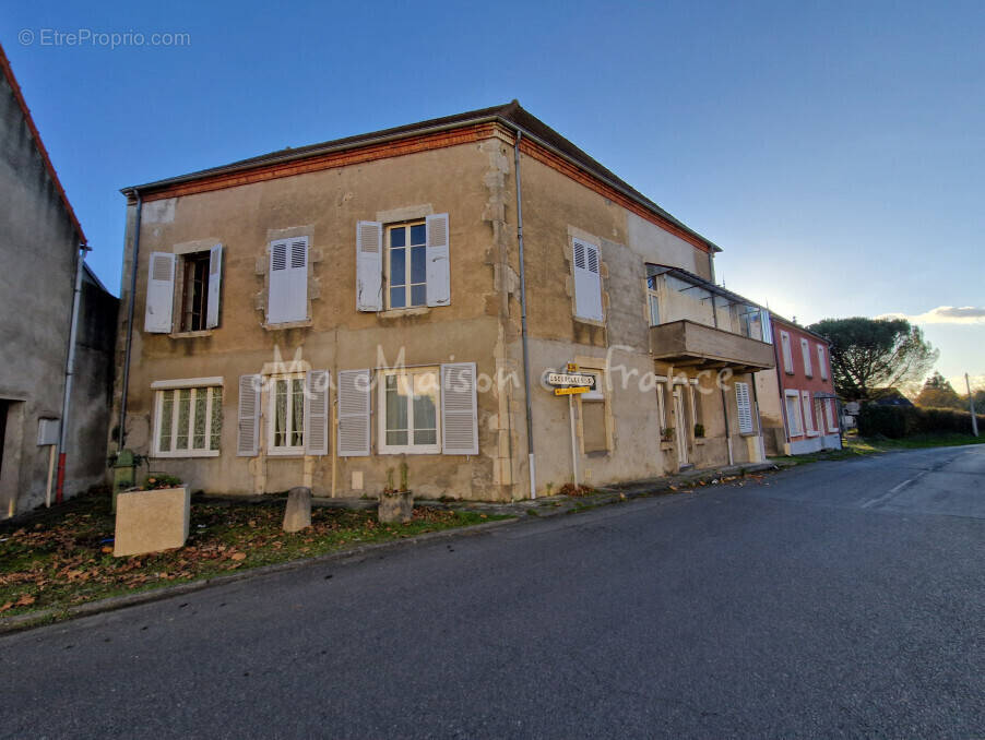 Maison à BROUT-VERNET