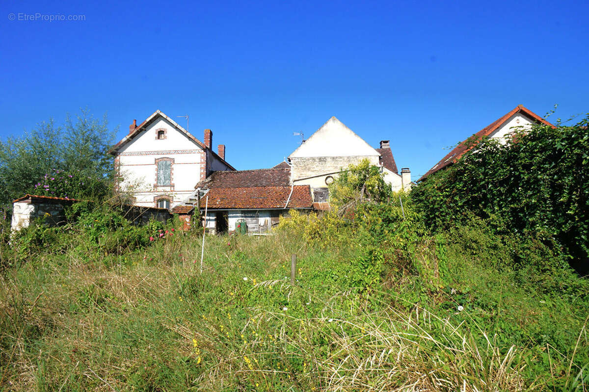 Maison à GUERCHY