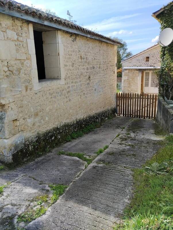 Photo 1 - Maison à CHATEAUNEUF-SUR-CHARENTE