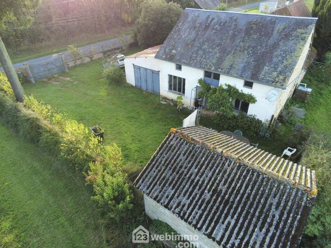 Maison de campagne avec garage, - Maison à SERIGNY