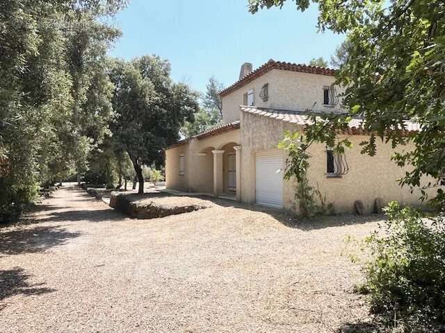 Maison à BESSE-SUR-ISSOLE