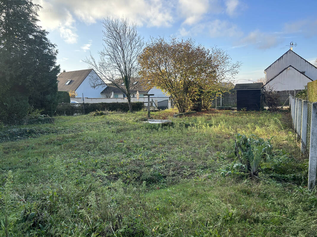 Terrain à VILLIERS-SAINT-FREDERIC