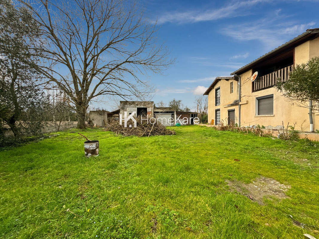 Maison à SAINT-SULPICE-SUR-LEZE