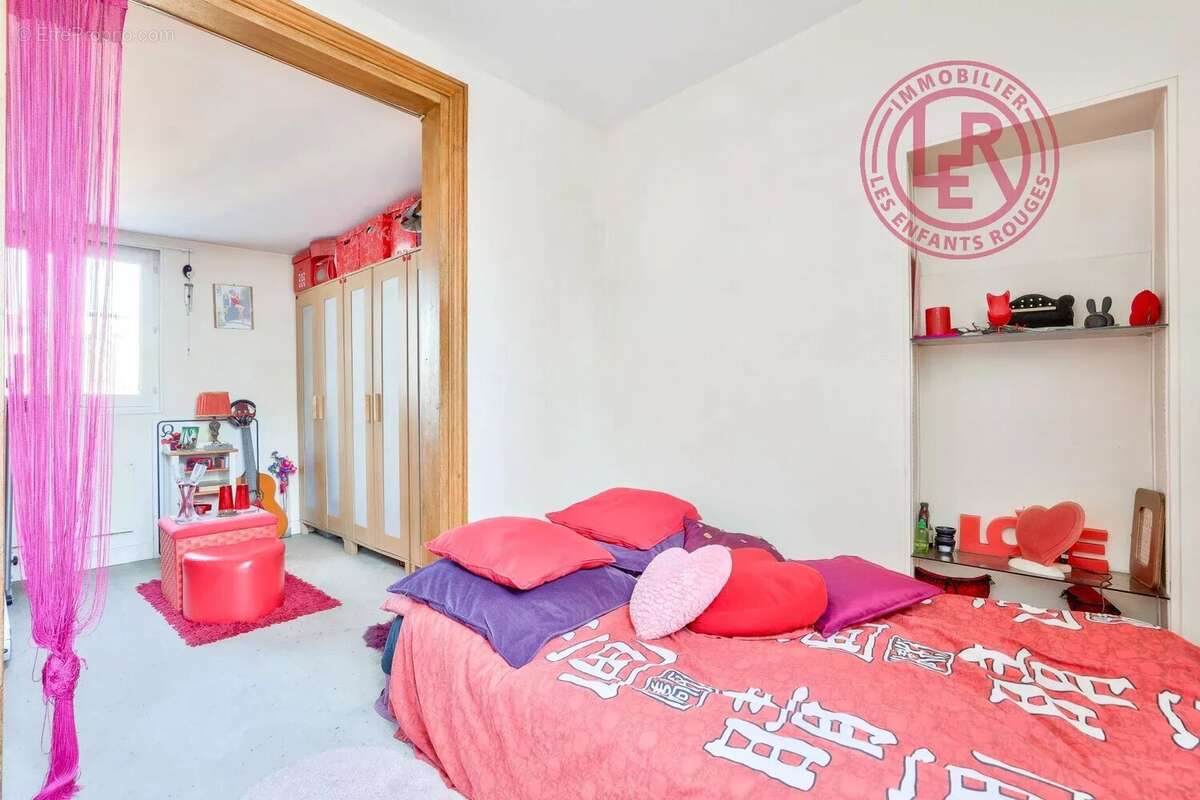 Appartement à PARIS-1E