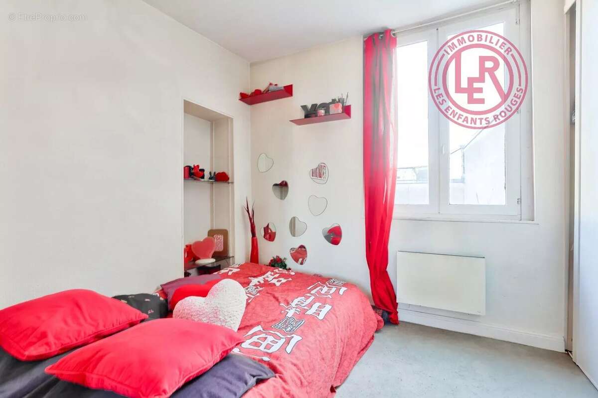 Appartement à PARIS-1E