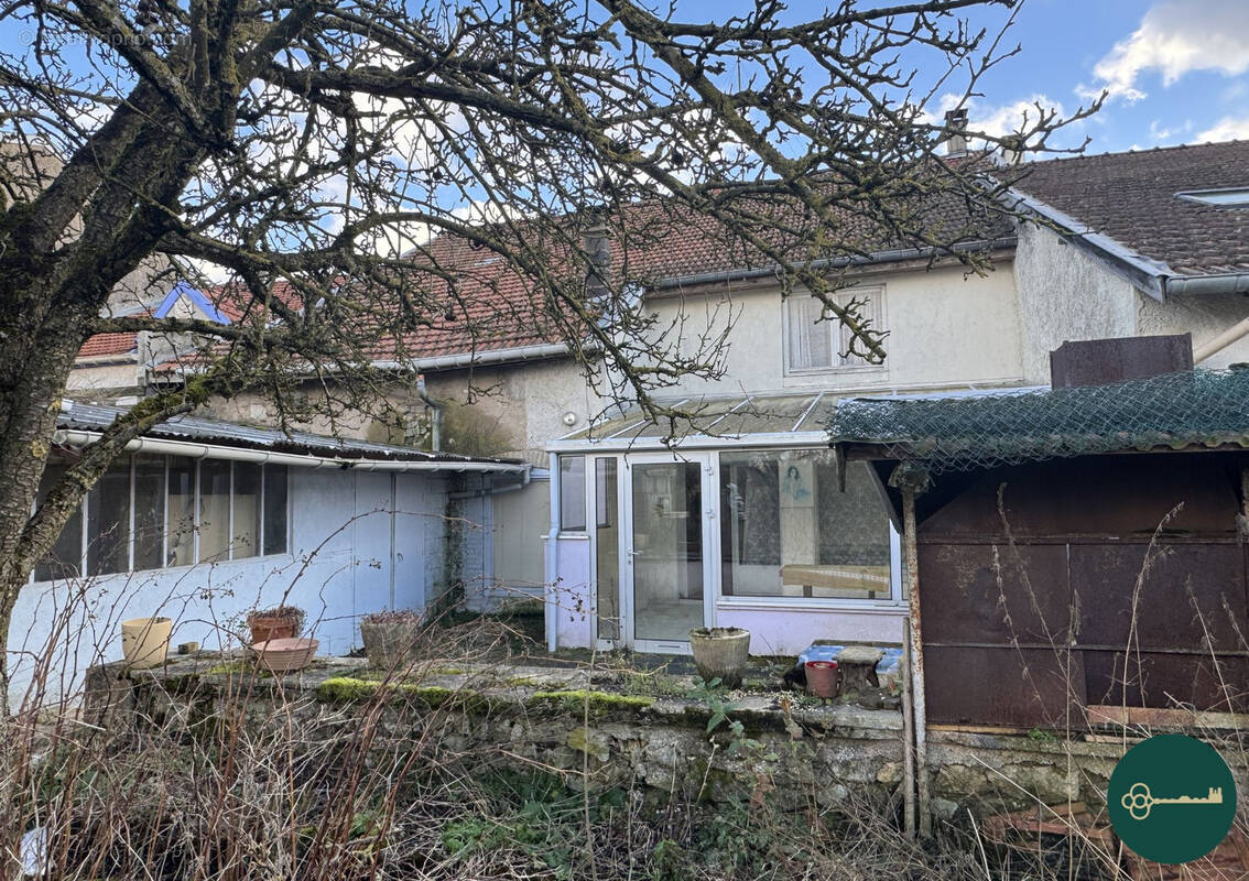 Maison à LAY-SAINT-REMY