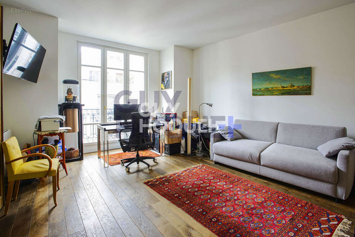 Appartement à PARIS-8E