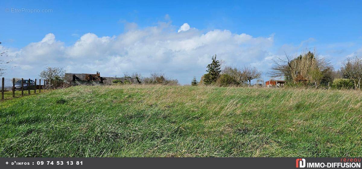 Terrain à LUBERSAC