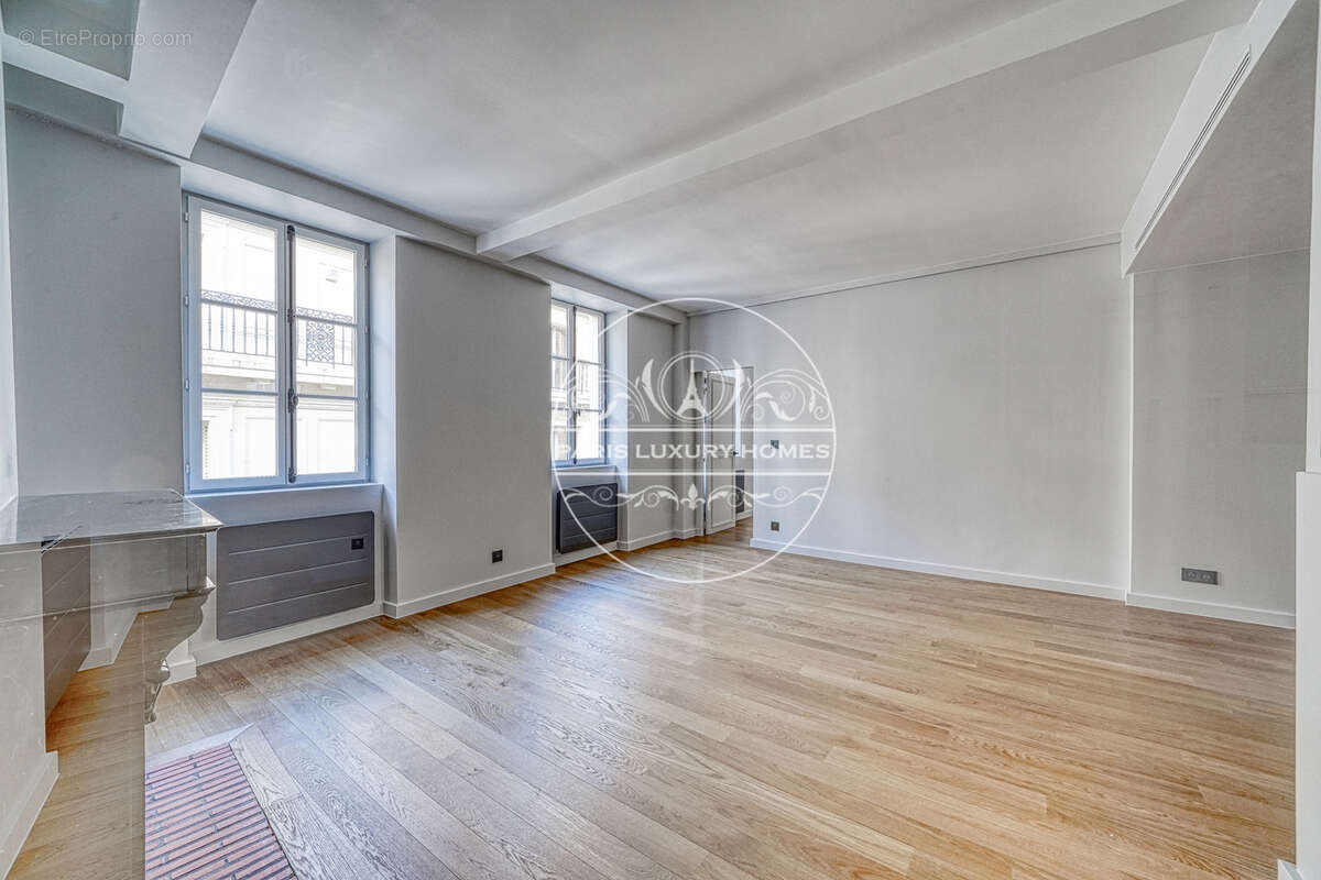 Appartement à PARIS-2E