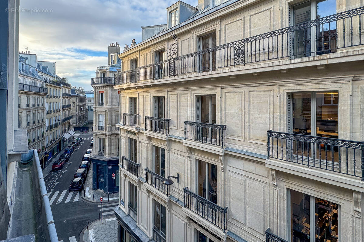 Appartement à PARIS-2E