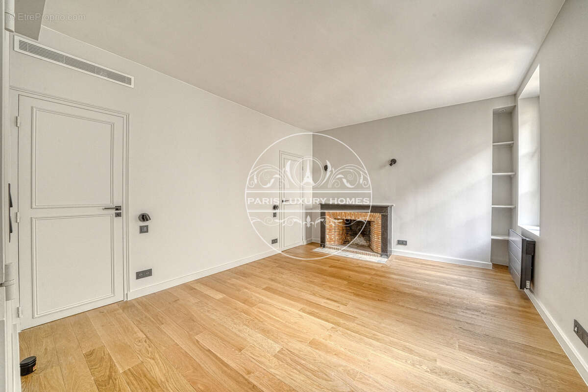 Appartement à PARIS-2E